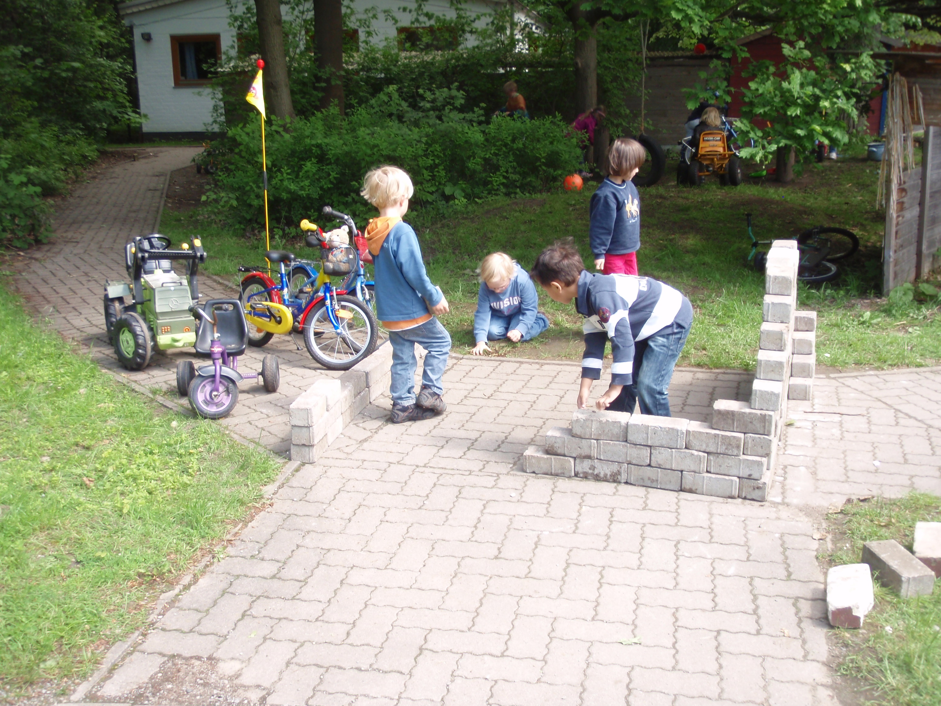 kindergarten spielzeug draußen Angebot, Zeiten & unsere Woche – Elternkindergarten Kirchrode e.V.